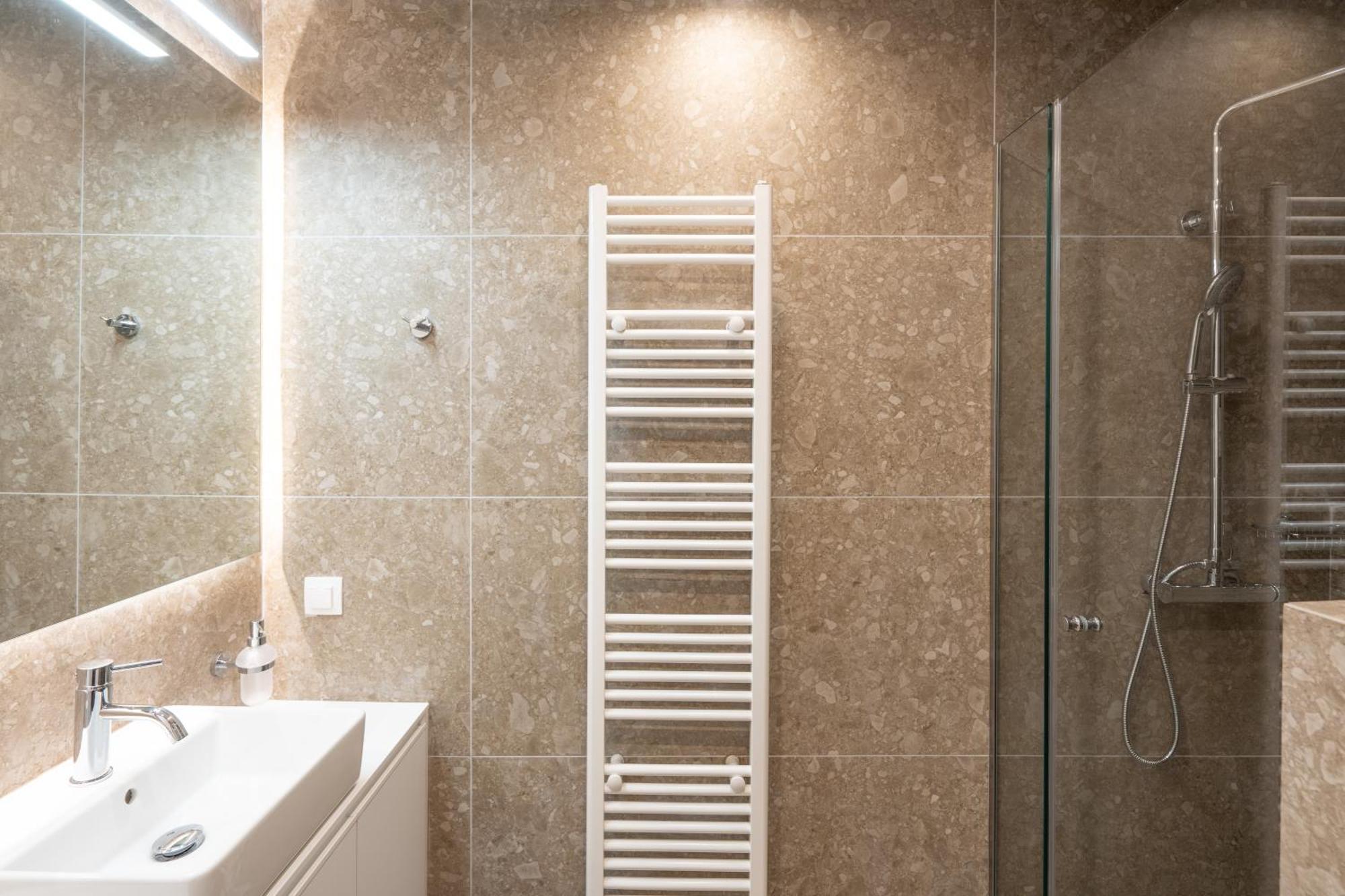 Luxury Apartment Next To The National Museum Atene Esterno foto