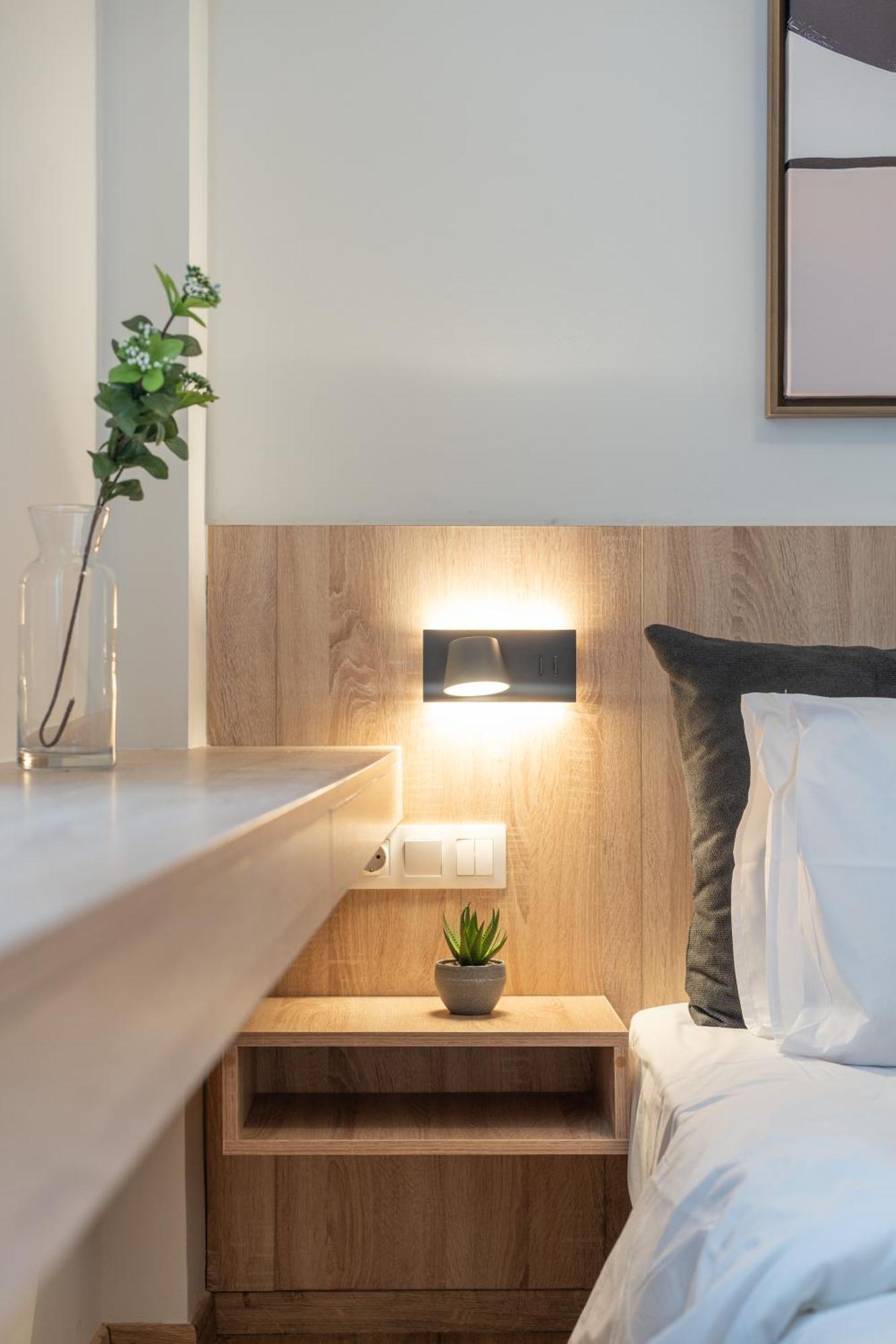 Luxury Apartment Next To The National Museum Atene Esterno foto