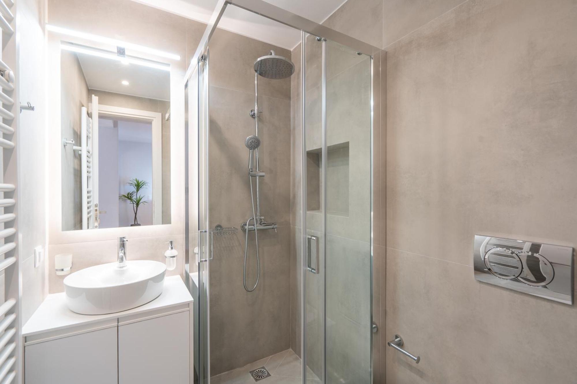 Luxury Apartment Next To The National Museum Atene Esterno foto